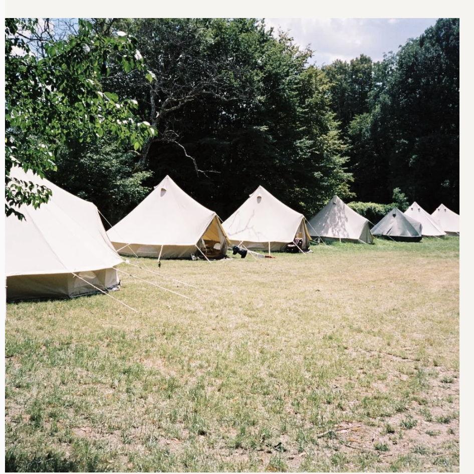 Glamping tents at Château du Fey are available for 2 or 4 people. If you’d like to stay in one during the wedding weekend, please let Bianca or Valentin know.