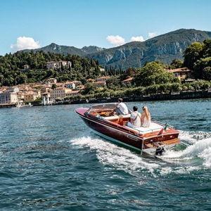 Private Wood Boat Tour on Lake Como