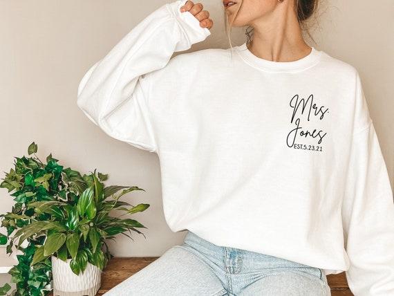 Engagement Gifts, Bridal Shower Gifts, Mrs Sweatshirt, Personalized Gift for Bride, Wedding Gift, Bride Gift, Bride Sweatshirt, Bride Shirt
