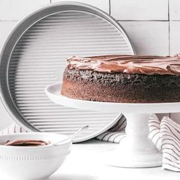 USA Pan Bakeware Round Cake Pan, 9 inch, Nonstick & Quick Release Coating, 9-Inch,Aluminized Steel