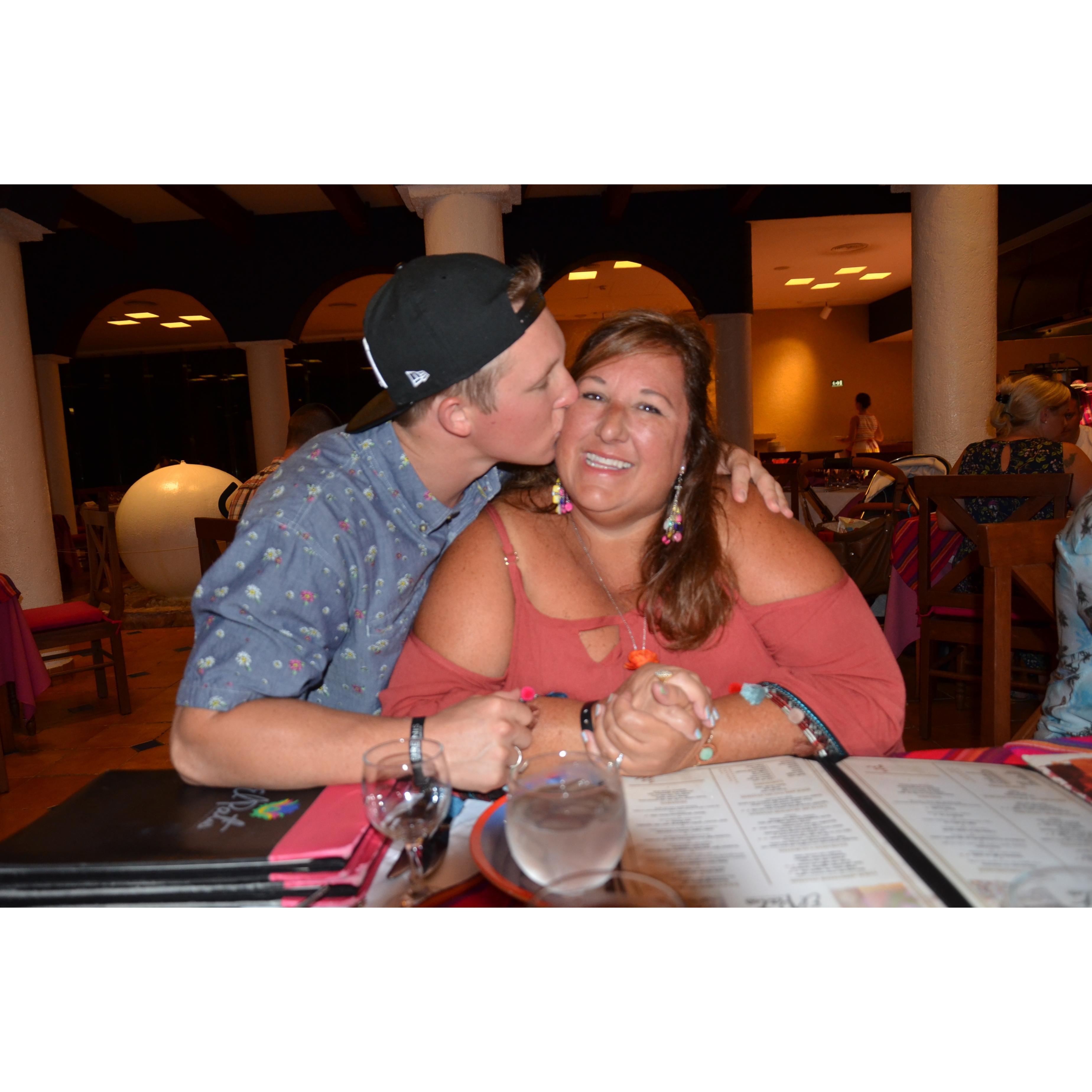 Mama & Taylor
