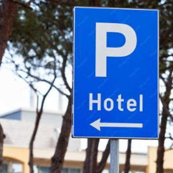Hotel Parking