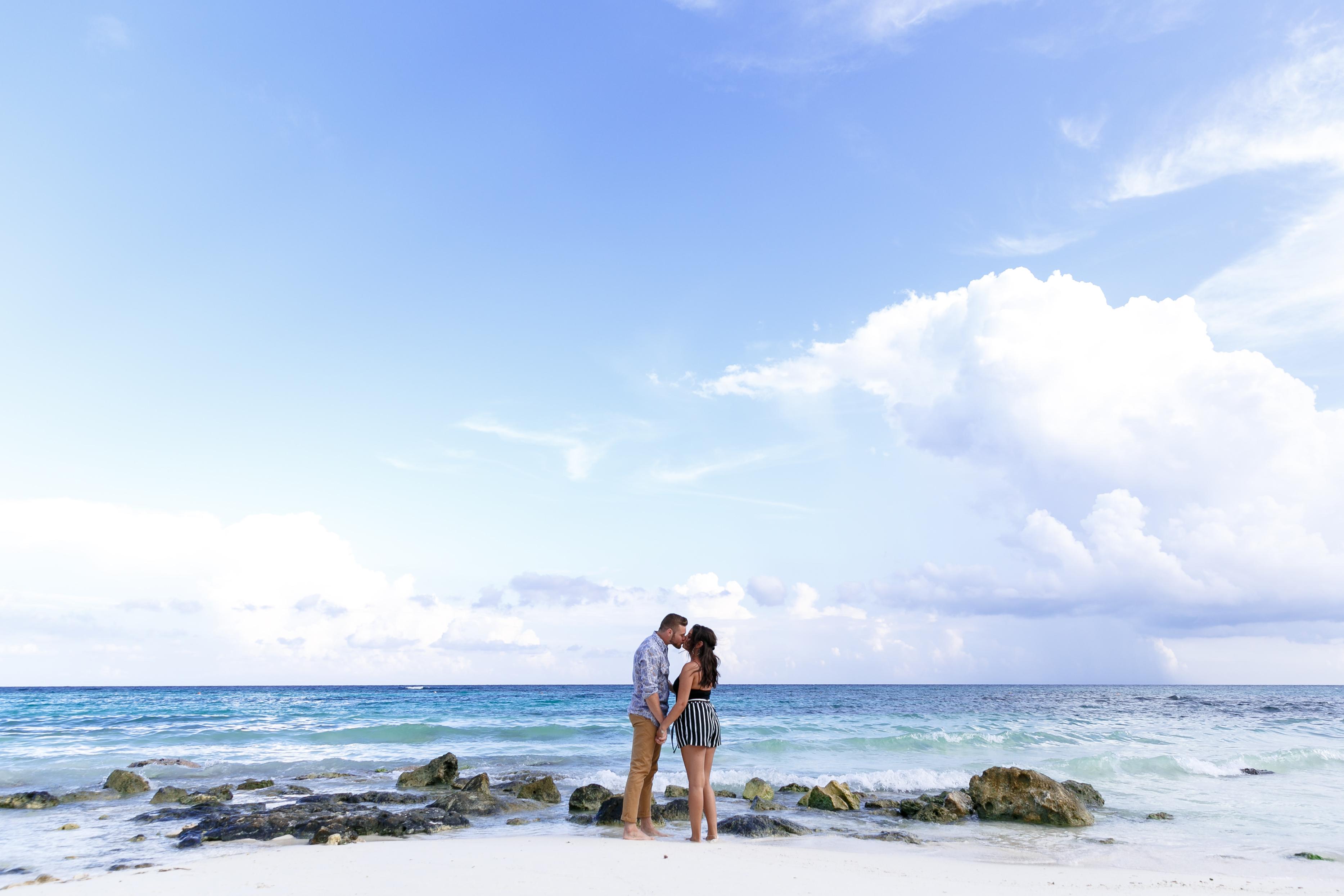 The Wedding Website of Roxie Pinto and Adam Holloway