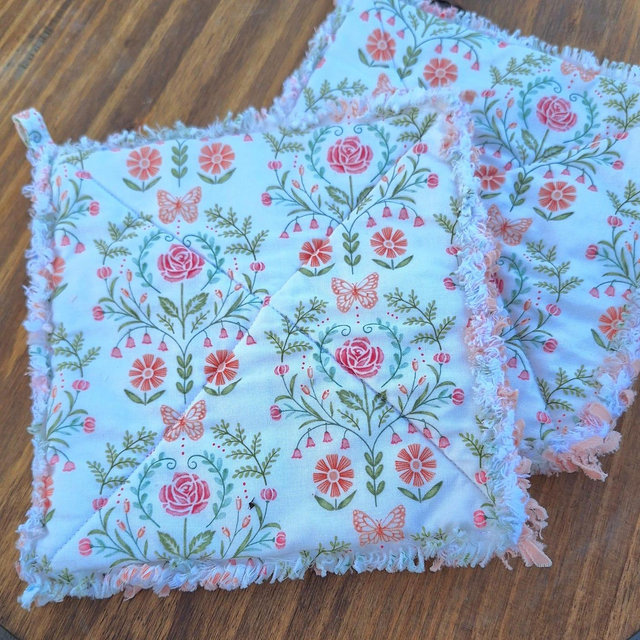 Decorative potholders,hot pads,oven mitts,country decor,pink,coral,green,kitchen accessory,cooking set,baking gift,kitchen decor,farmhouse