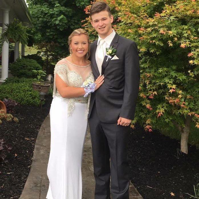 Nikki's senior prom.🤍