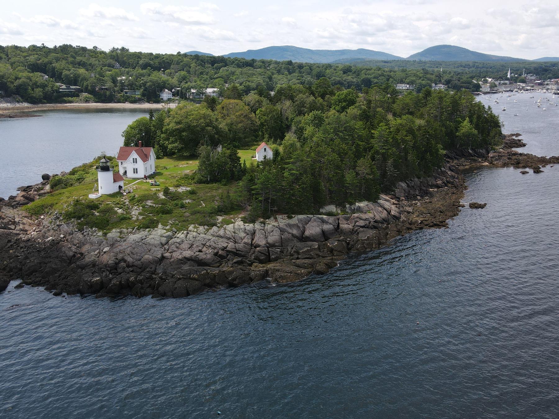 The Wedding Website of Amanda Goss and Benjamin Medina