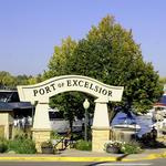 Stroll, shop, & dine in Downtown Excelsior