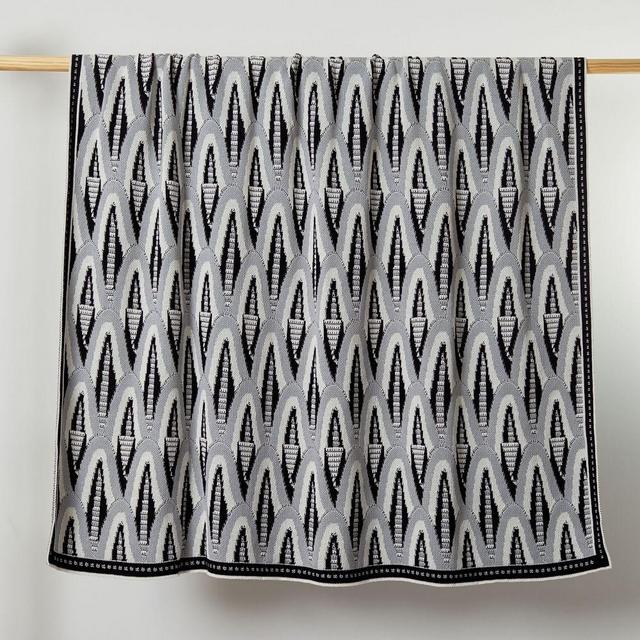 MADE HERE NEW YORK DECO SKYSCRAPER COTTON THROW BLANKET Black/Gray