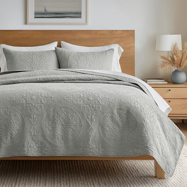 EVERGRACE Medallion Stitch Cotton Quilt Set King Size, 3-Piece 100% Cotton Quilted Bedspread Coverlet Bedding Set with Pillow Shams, Oversized Lightweight Soft & Breathable All-Season, Fog Gray | Medallion Stitch, 100% Cotton, Pre Washed, Oeko-Tex Certified, Skin Friendly, Lightweight