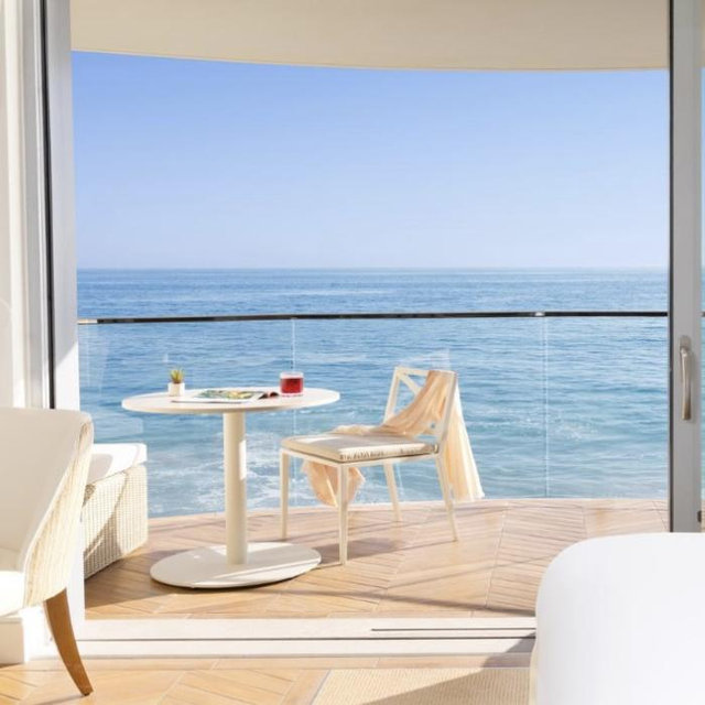 One night stay at Laguna Surf & Sand Resort