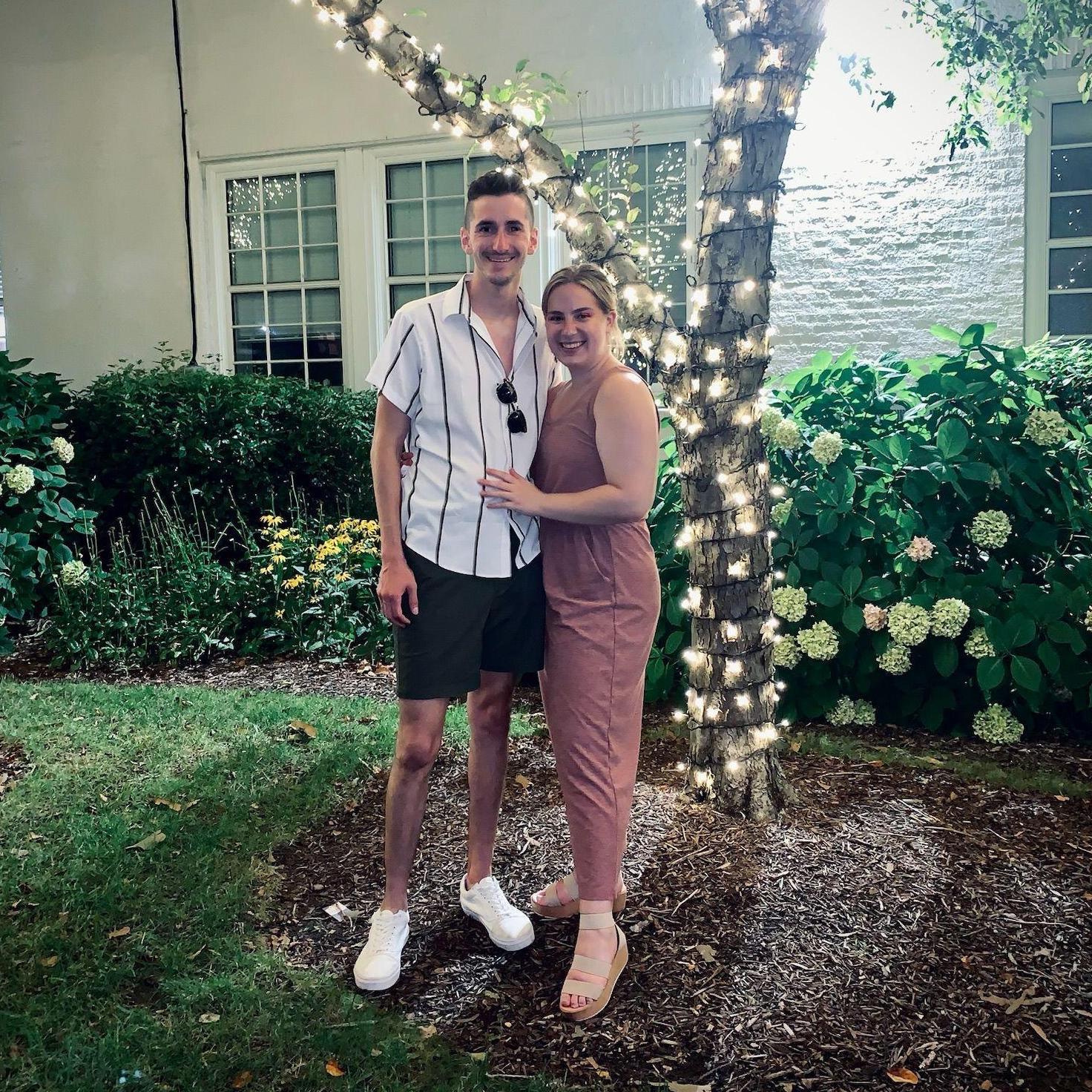 Liz joined Matthew and his extended family for a reunion in Ocean City, Maryland that has been taking place annually for over 50 years. Beach drinking, sunset selfies, and crabcake-eating ensued.