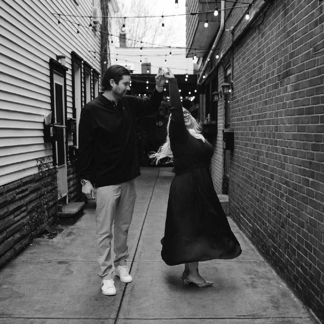 Engagement shoot in Little Italy๐๐๐ฆ๐ฎ๐น๐