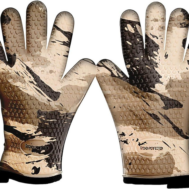 Kitchen perfection Silicone Smoker Oven Gloves -Extreme Heat Resistant BBQ Gloves -Handle Hot Food Right on Your Smoker Grill Fryer Pit|Waterproof Oven Mitts |Superior Value Set+3 Bonuses