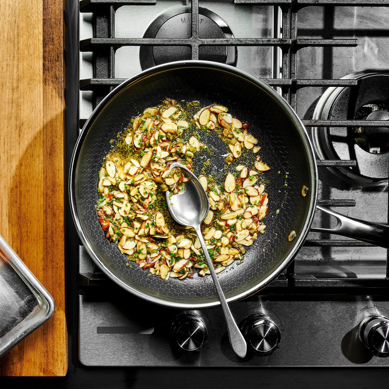 HexClad Hybrid Cookware, Frying Pan | Zola
