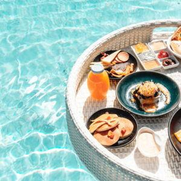 Floating pool breakfast