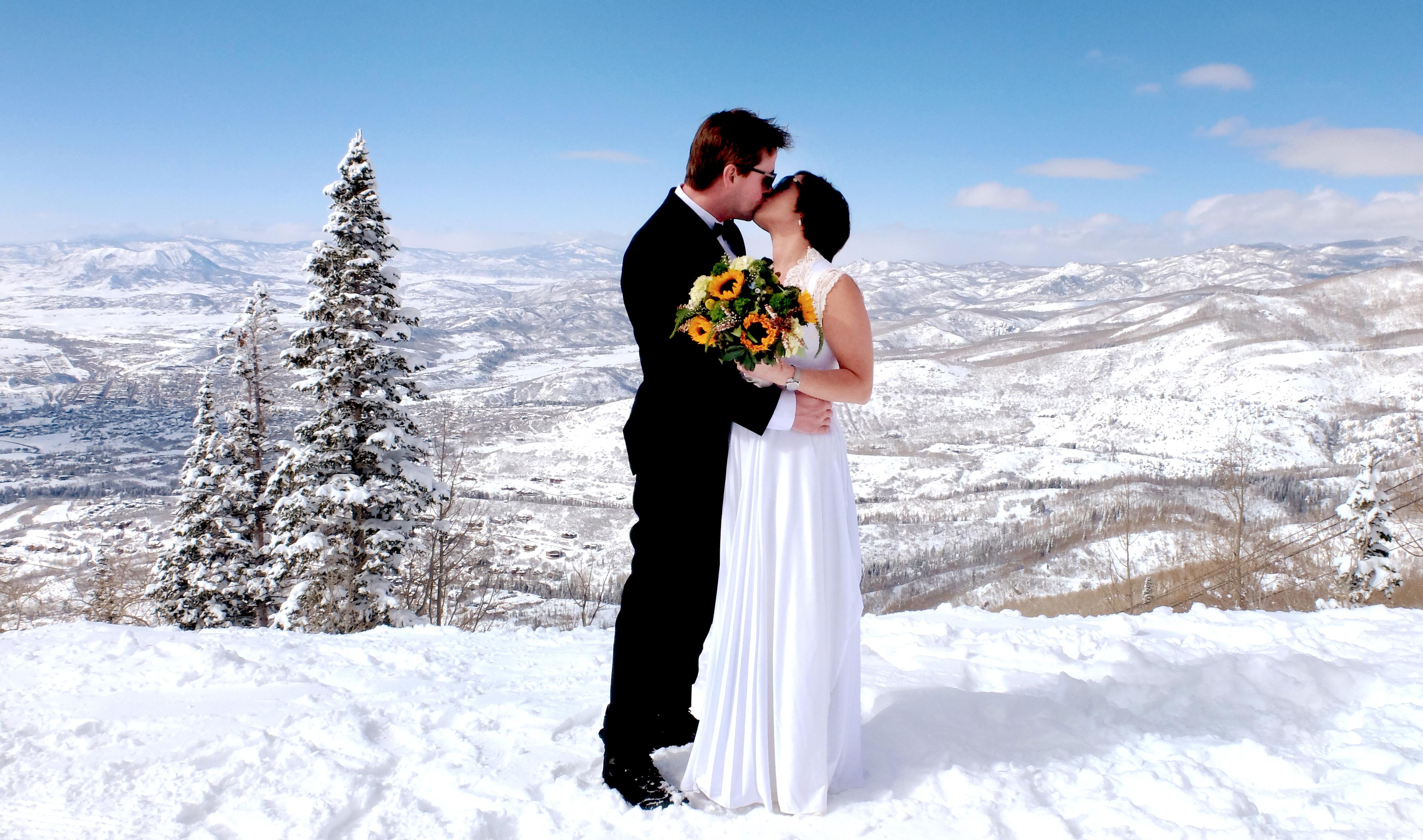 The Wedding Website of Chelsea Nienkerk and John Kelly