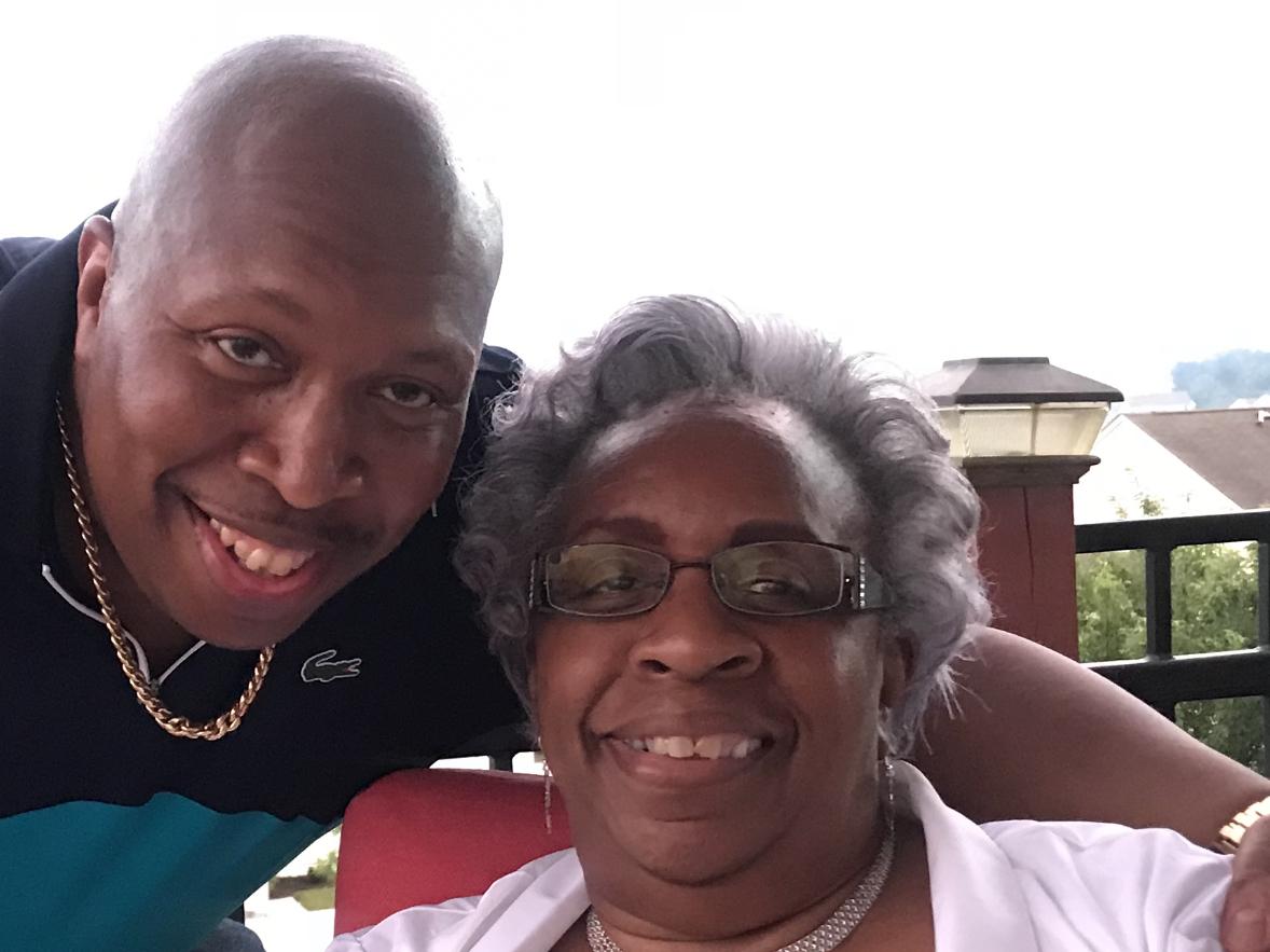 The Wedding Website of Lakisha Jones and Robert Stanton Jr