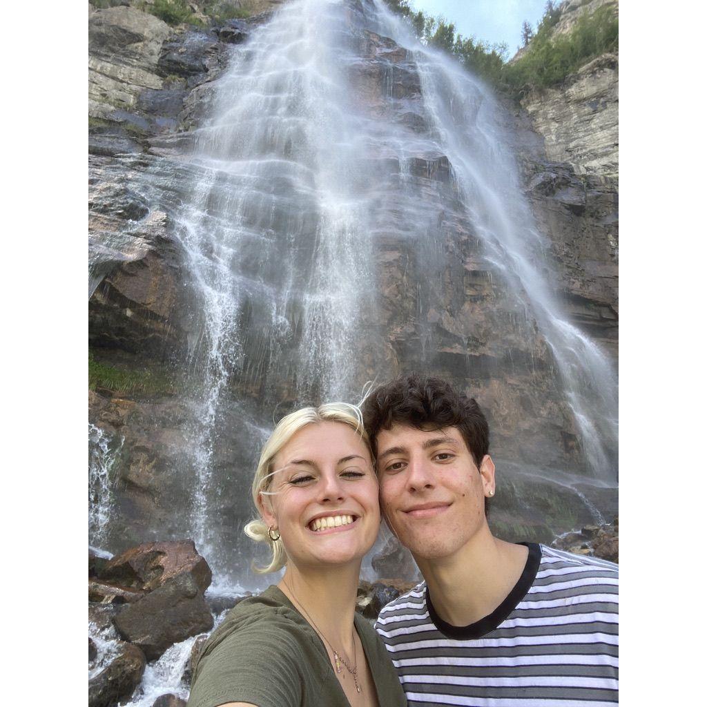 During our trip to Utah to celebrate Lauren’s brother’s wedding, we hiked Bridal Veil Falls!