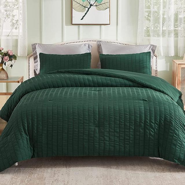 AveLom Dark Green Seersucker King Comforter Set (104x90 inches), 3 Pieces-100% Soft Washed Microfiber Lightweight Comforter with 2 Pillowcases, All Season Down Alternative Comforter Set for Bedding