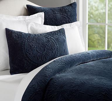 Velvet Medallion Quilt, Full/Queen, Midnight