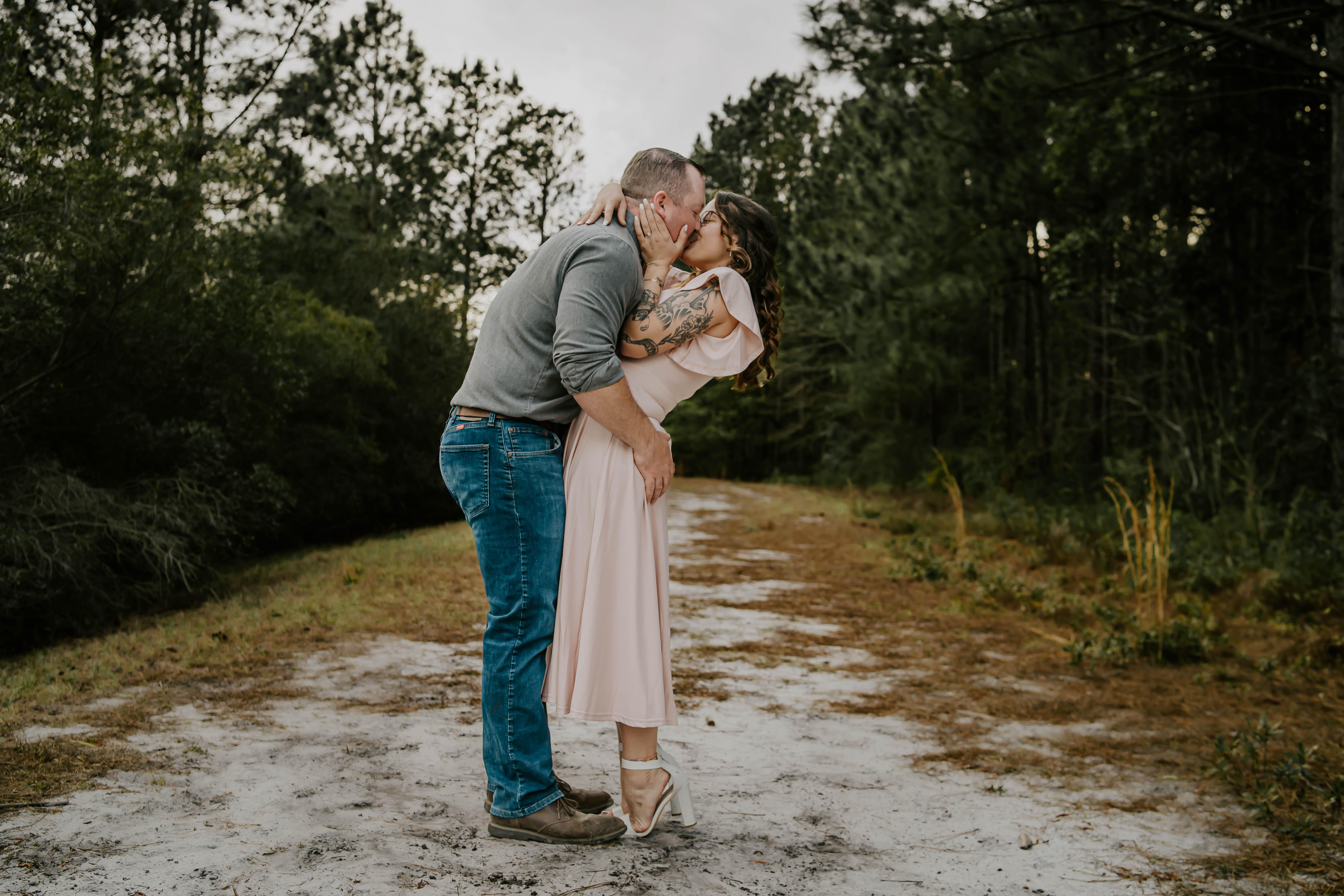 The Wedding Website of Taylor Deland and Justin Paye