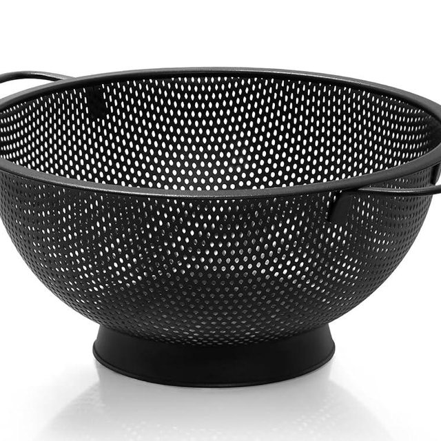 Black Colander for Kitchen, 5QT, Stainless Steel Pasta Strainer with Handle, Pasta Strainer for Fruits Vegetables Cooking Food, Dishwasher Safe