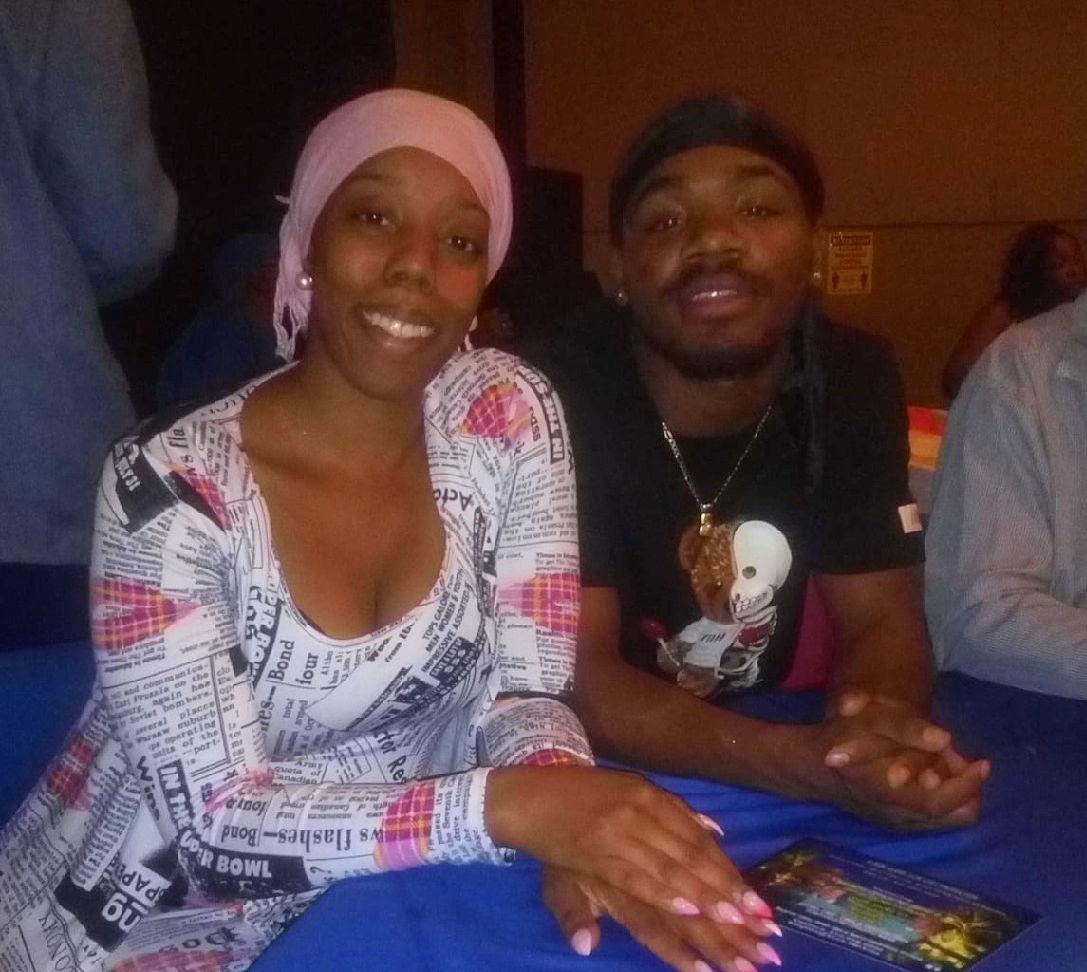 The Wedding Website of A'ShontiTiesha McKinney and Ronnie Gibbs
