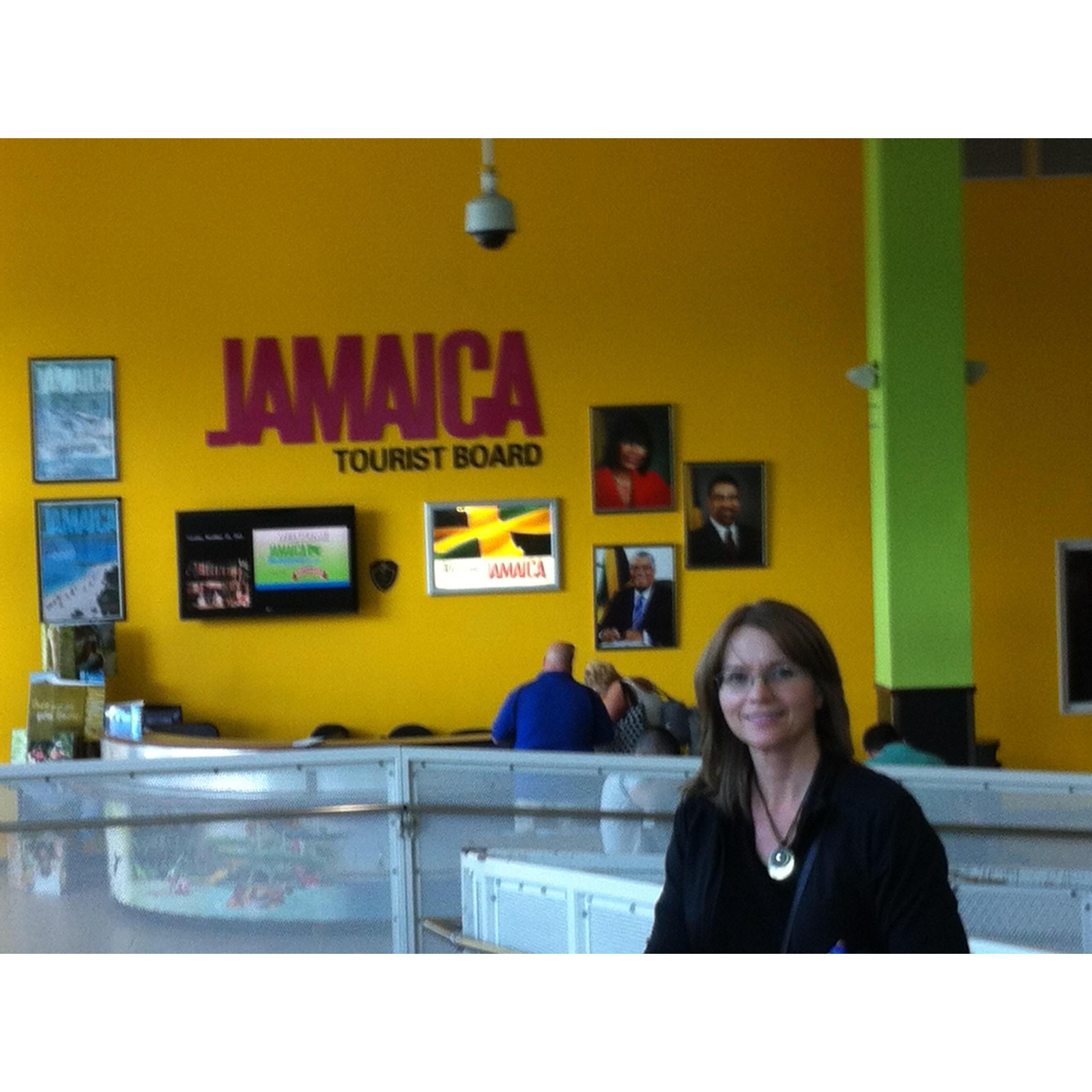 Explore, Experience, Meet people -Enjoy Jamaica
