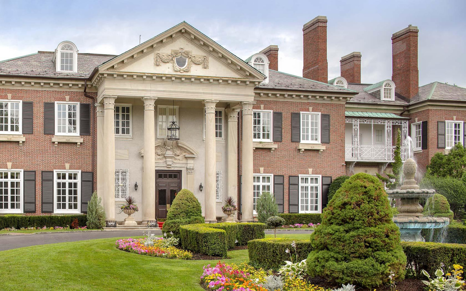 The Wedding Website of Nicole Viscomi and Tony Simoniello