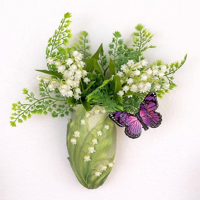 Lily of the Valley Wall Planter – Also Known as Mary’s Tears – Ibis and Orchid Designs – Hand Painted Bonded Marble – 7 x 3.5 Inches – Wall Pocket Floral Sculpture with Hanging Slot