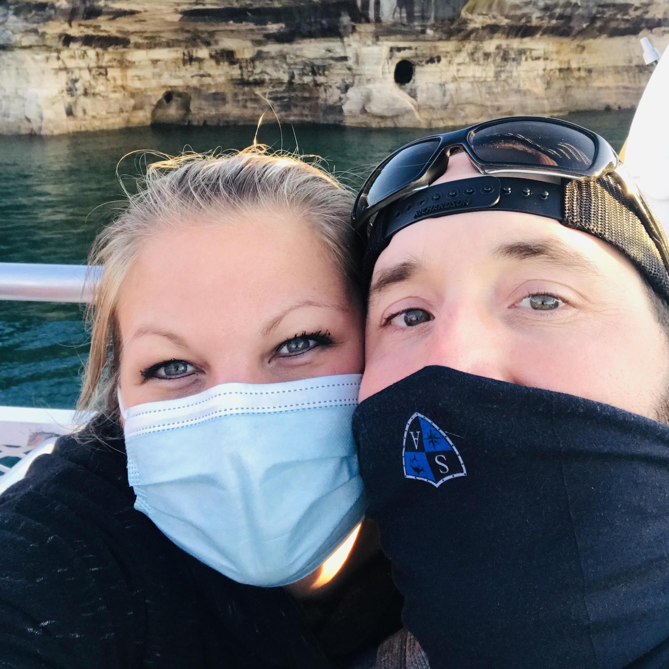 Pictured Rocks tour in Michigan-Covid style! 📸