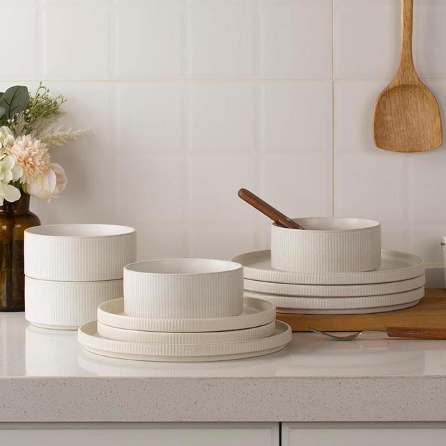 Famiware Star Dinnerware Sets, Plates and Bowls Set for 4, 12 Piece Dish Set, Full Glaze Matte White