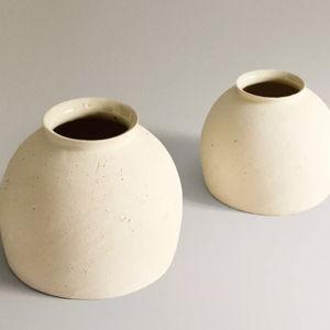 ROUND CERAMIC VASE
