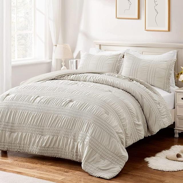 BYSURE Seersucker Queen Comforter Set, 3 Pieces Lightweight Textured Stripe Comforter with 2 Pillow Shams ( 88"x88" ), Down Alternative Bedding Set for All Seasons ( Queen, Light Taupe )