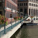 Milwaukee RiverWalk | West