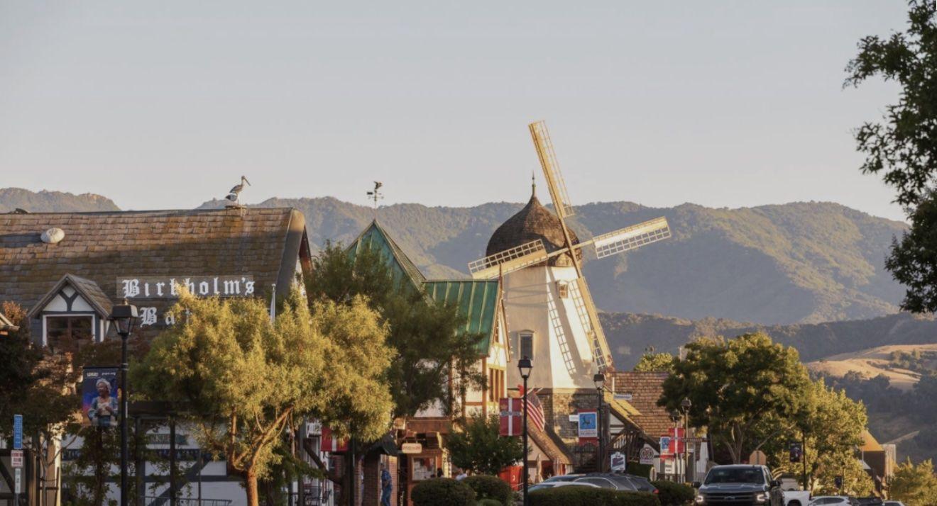 The Wedding Website of Shawnna Romacly and Adrian Moscol