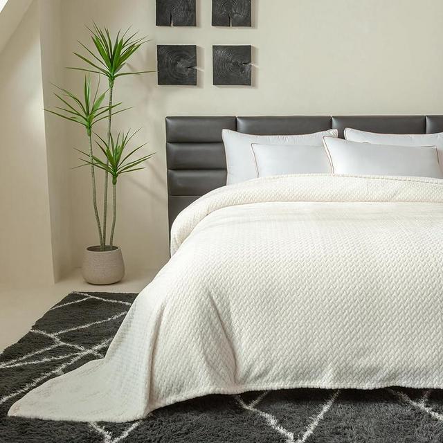 COOVA Oversized King Fleece Blanket 120x120 inches, Soft Cozy Warm Giant Extra Large 10'x10' Blanket for Bed, Sofa, Couch,Travel, Camping, California Huge Flannel Big Blanket, Jacquard Iovry White