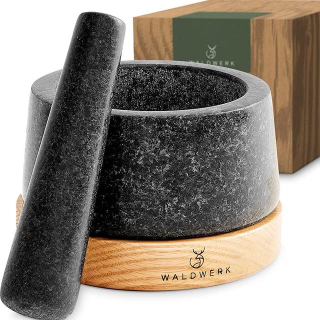 WALDWERK Mortar and Pestle - Mortar and Pestle Set with Anti-Scratch Oak Wood Base - Mortar with Extra Large Pestle Out of Natural Granite - Large Mortar and Pestle - Perfect for Guacamole