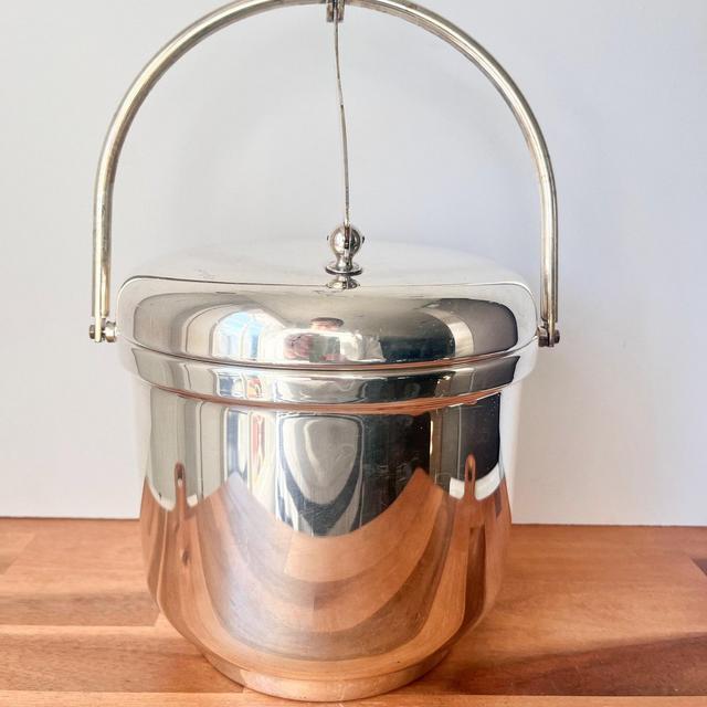 Vintage Silverplate Hinge Open Ice Bucket.