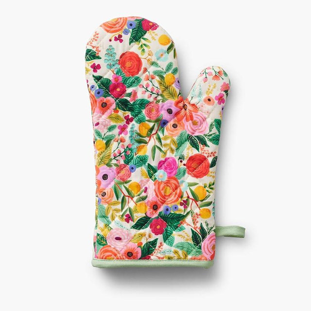 RIFLE PAPER CO. Oven Mitt | 100% Cotton Heat Resistant Oven Glove | Protects from Temperatures Up to 450° Fahrenheit | Diamond Quilted 12" L x 7" W | Garden Party