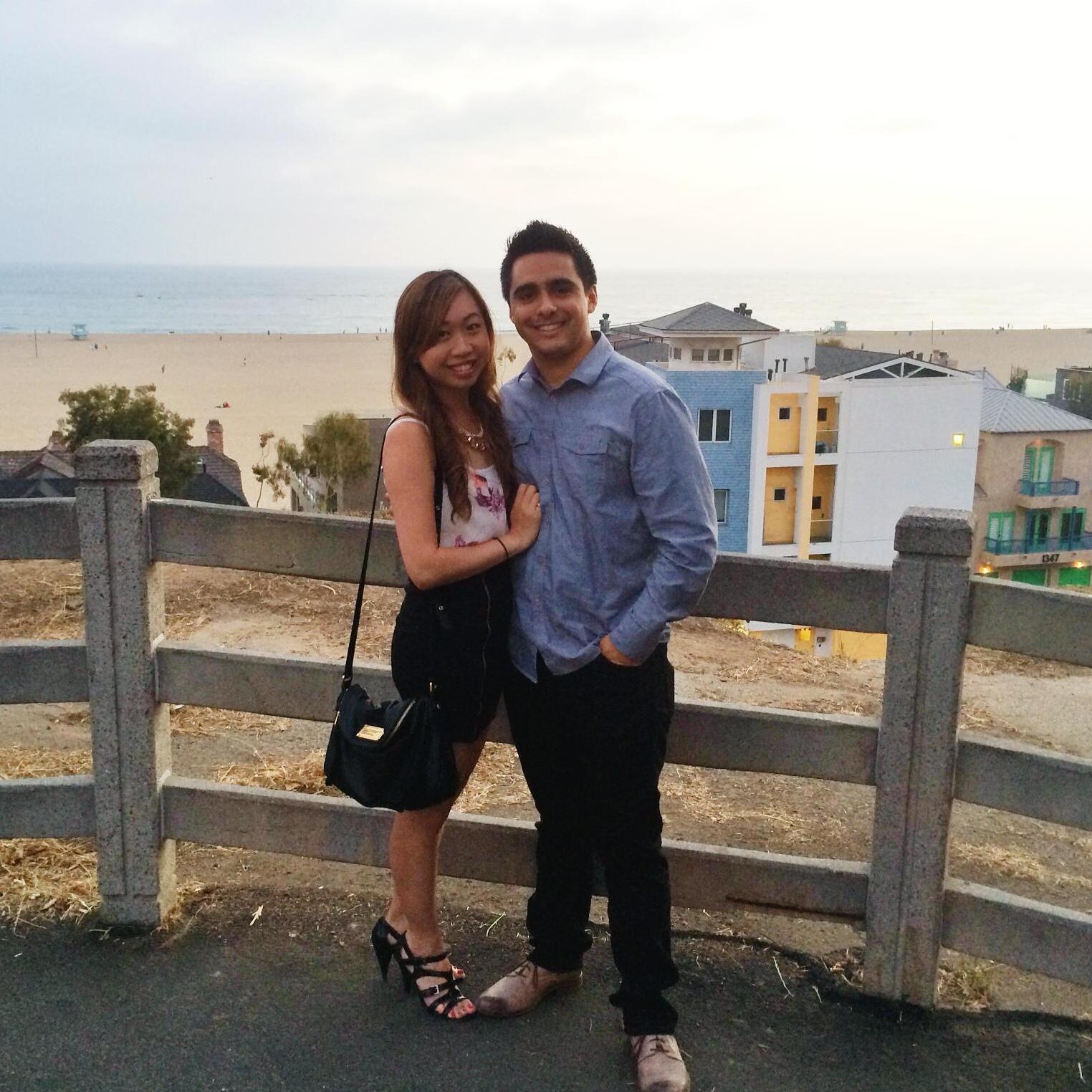 Our 3rd date and 1st picture together @ Santa Monica. Stephen also promised Bonnie a beach house on this day ;)