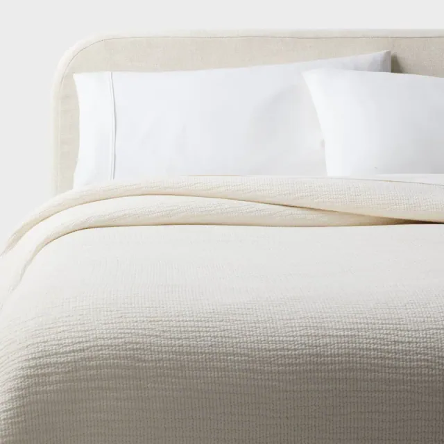 King Matelasse Gauze Quilt Ivory - Threshold™