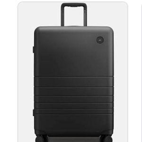 Expandable Check-In Medium (Color: Midnight Black)