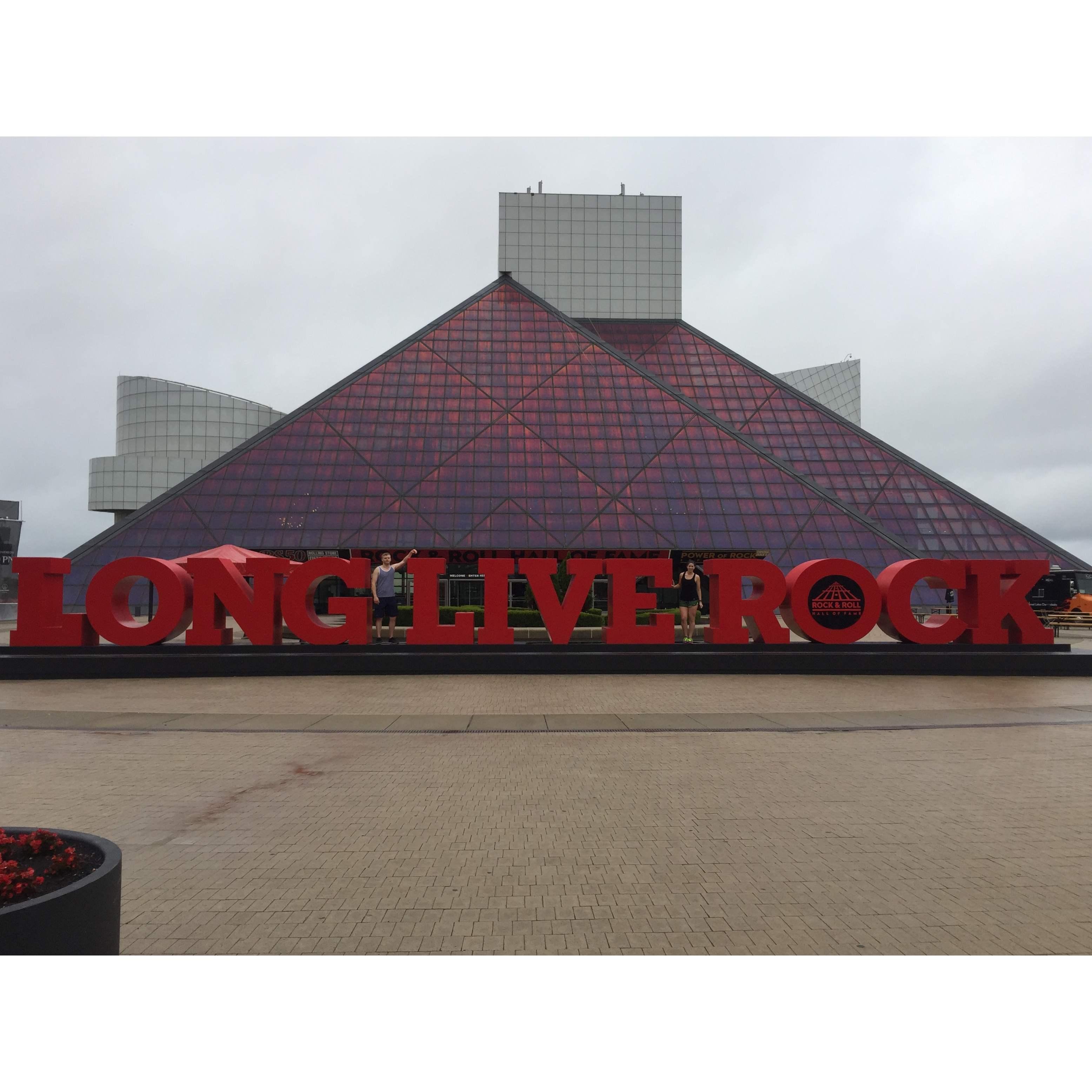 10 mile run before wedding festivities in Cleveland - Rock & Roll Hall of Fame
