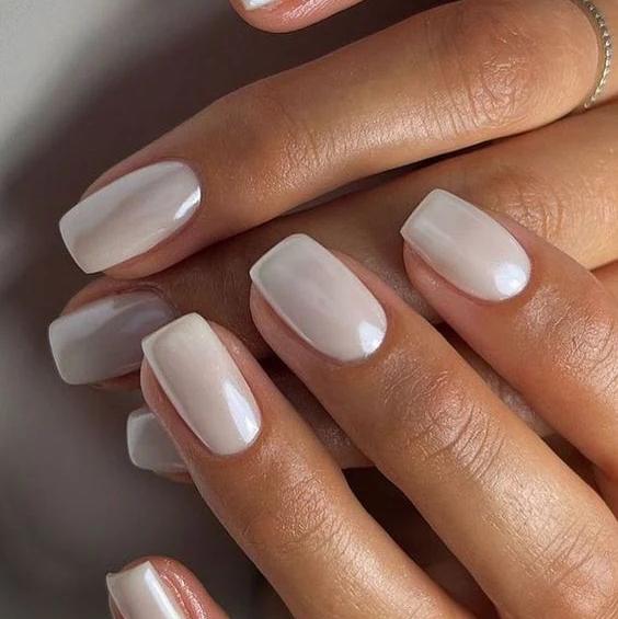 Bride’s Wedding Nails
