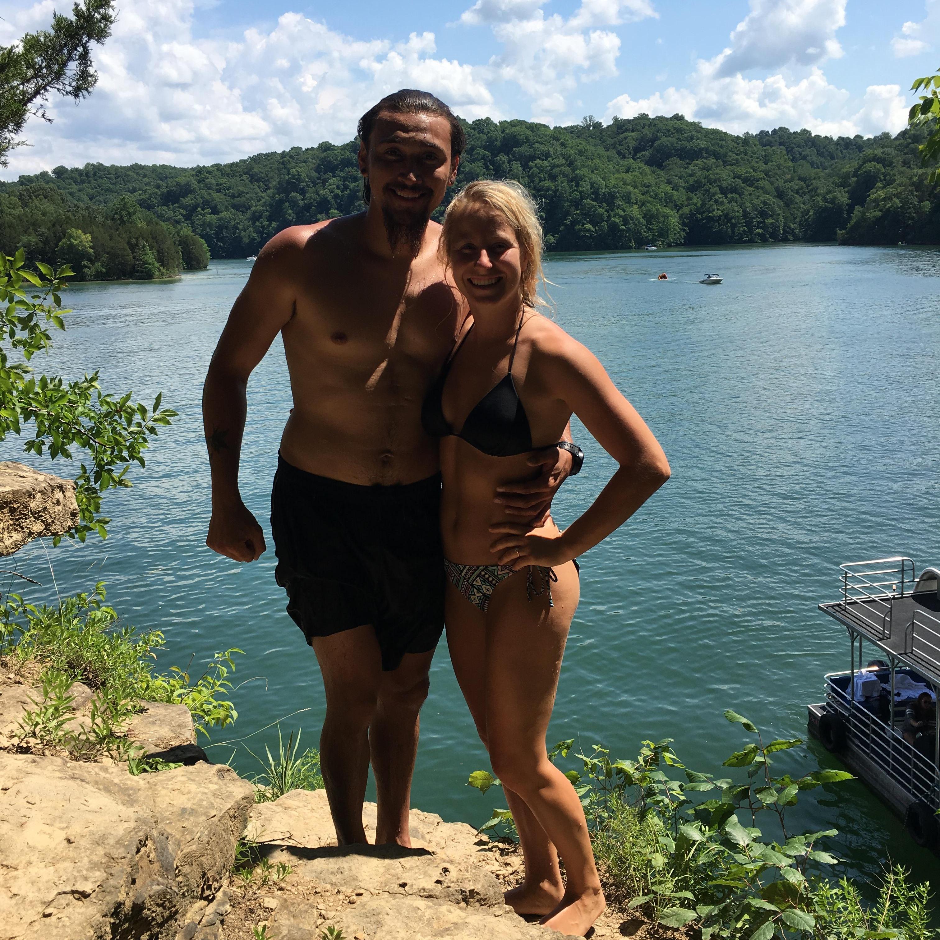 Dale Hollow Lake - cliff jumping (she's hot :0)