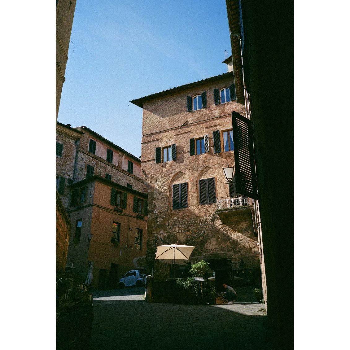 Wandering through the streets of Siena