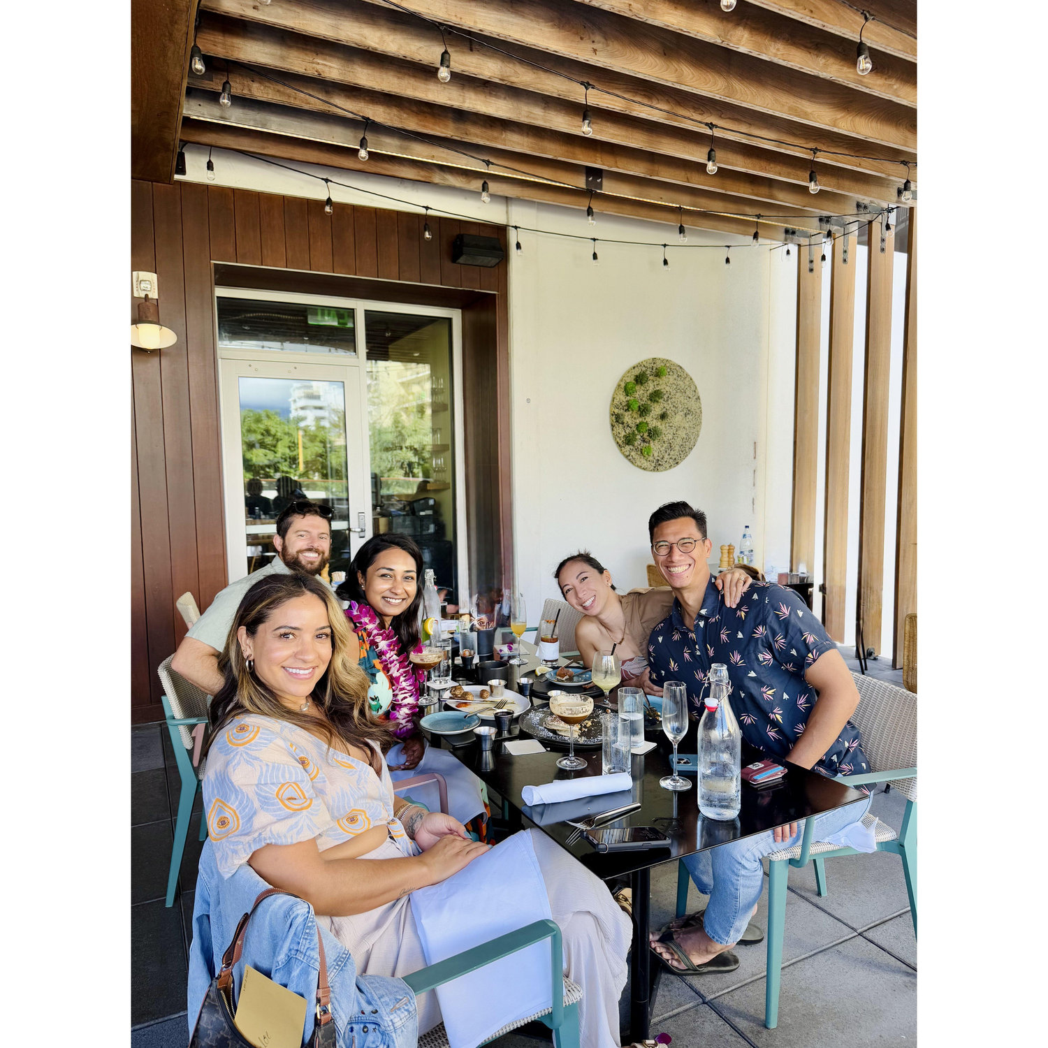 Goodbye Hawaii brunch with the roomies 🤗 💕