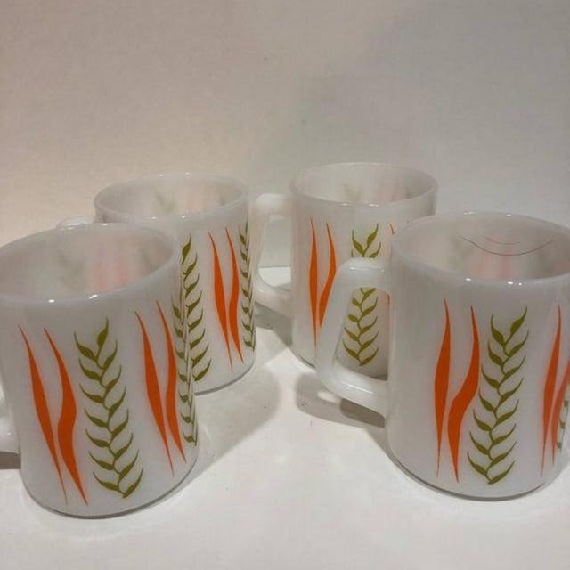 Set of 4 vintage orange/green print mugs