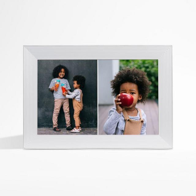 Aura Carver White Smart Digital Picture Frame
